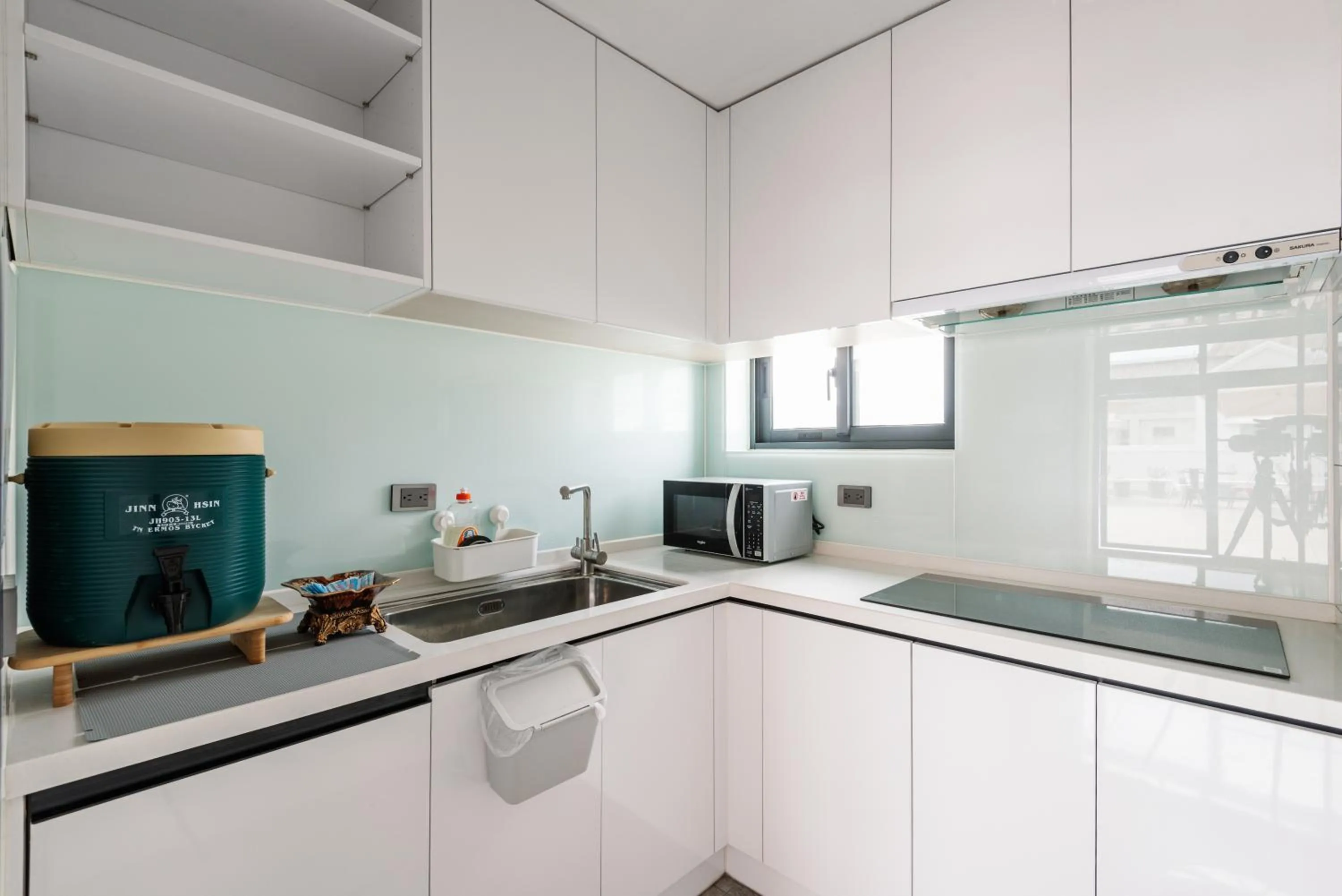 Communal kitchen in Saturn Hotel