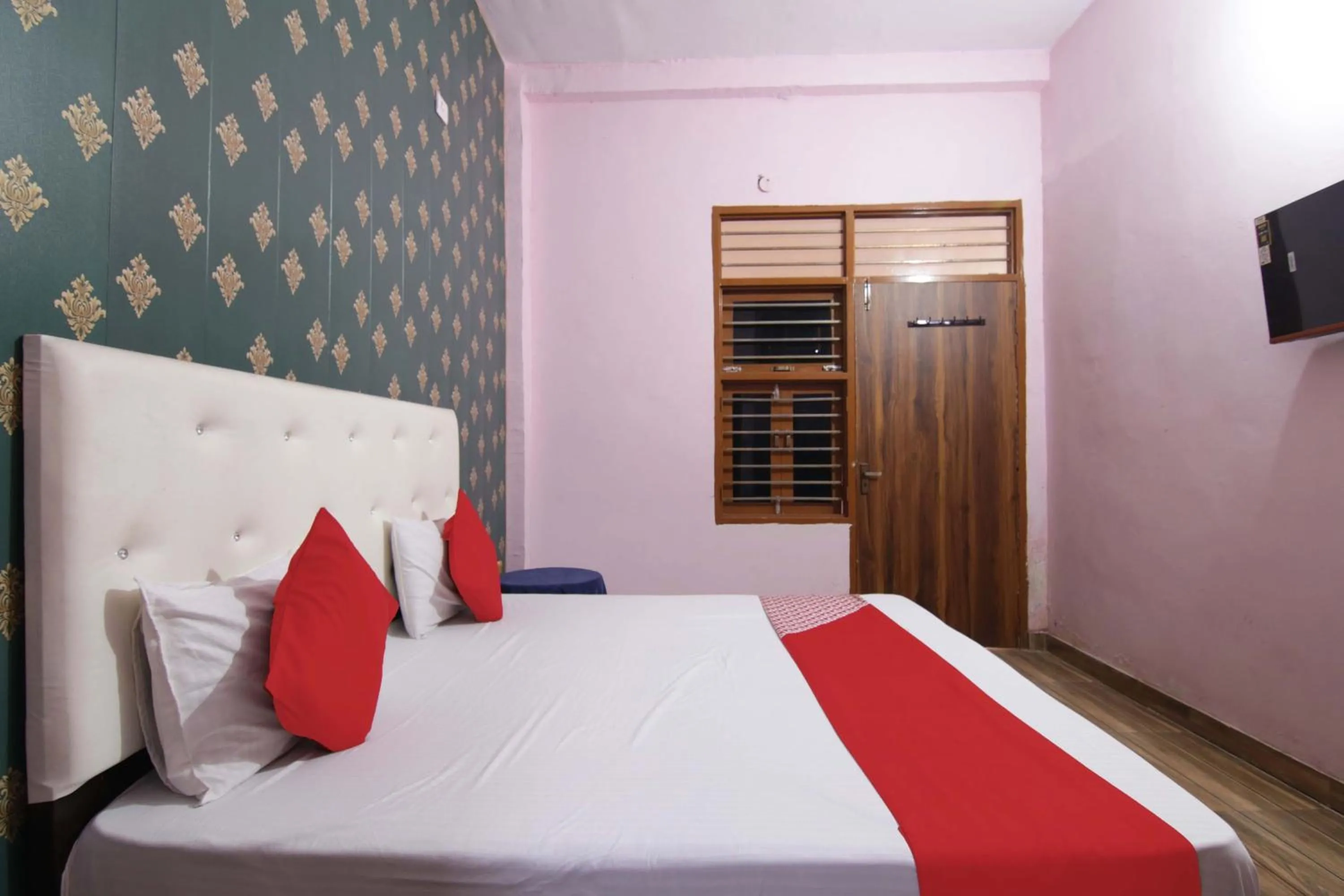 Bedroom, Bed in Hotel O Royal Place