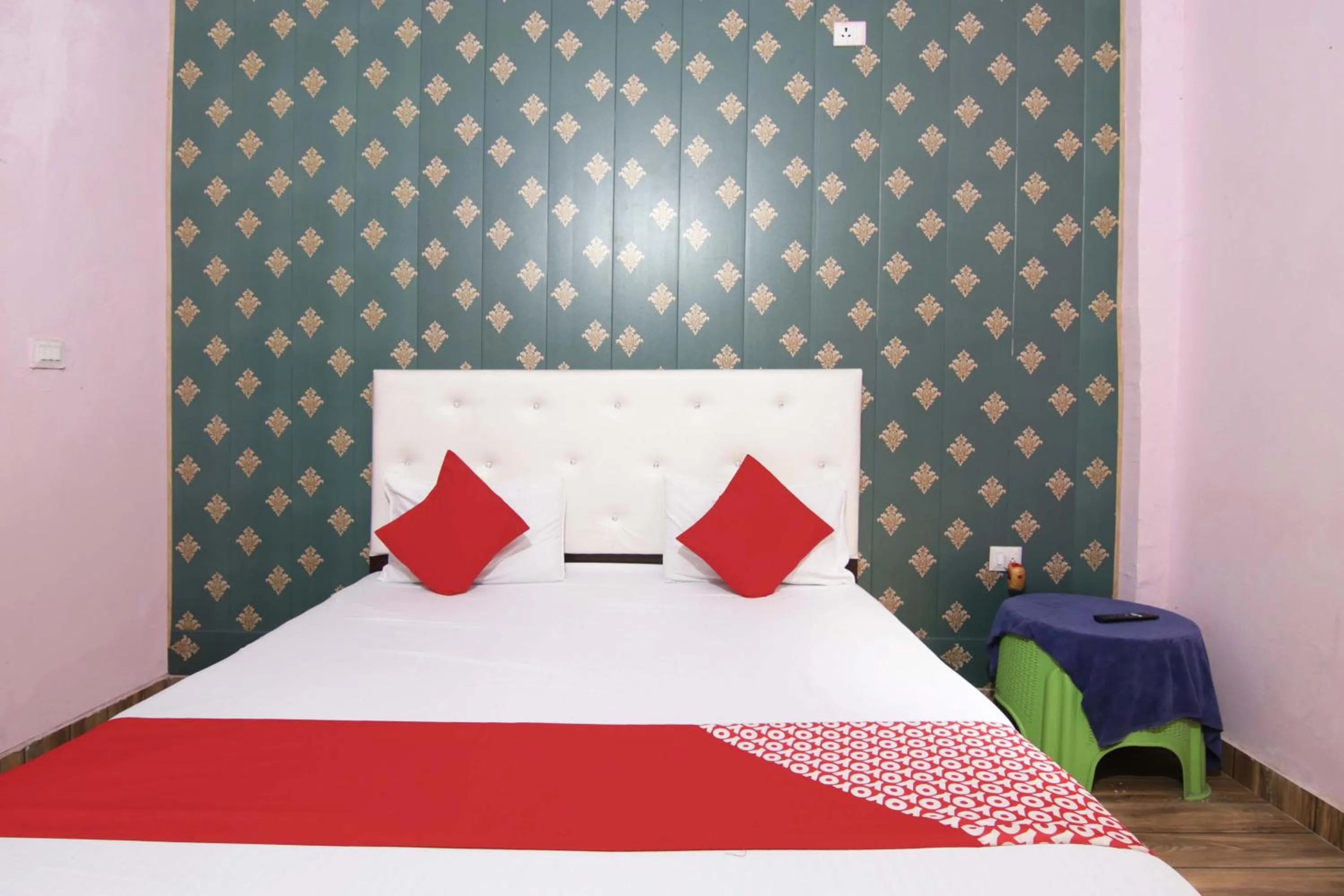Bedroom, Bed in Hotel O Royal Place