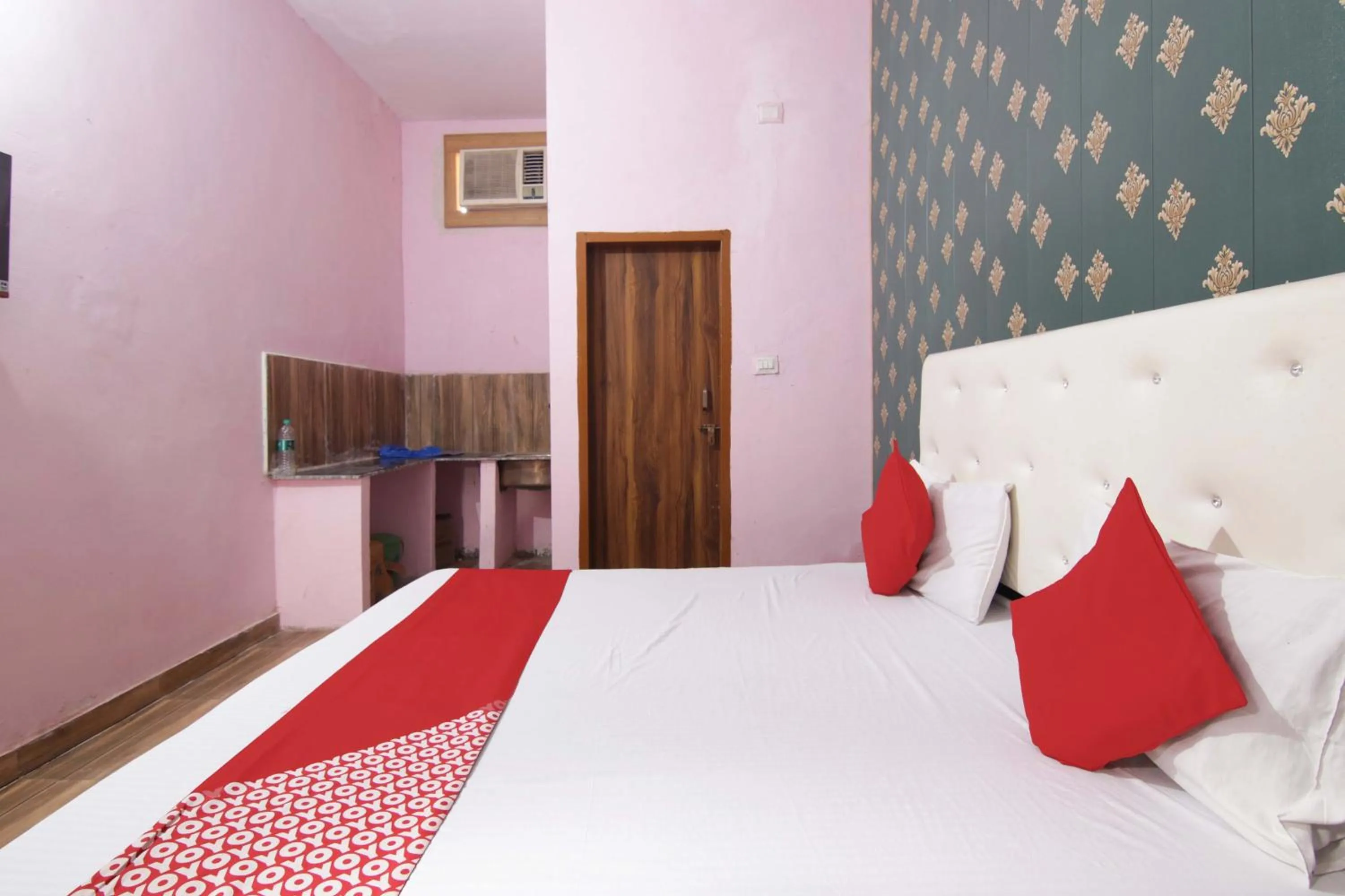 Bedroom, Bed in Hotel O Royal Place