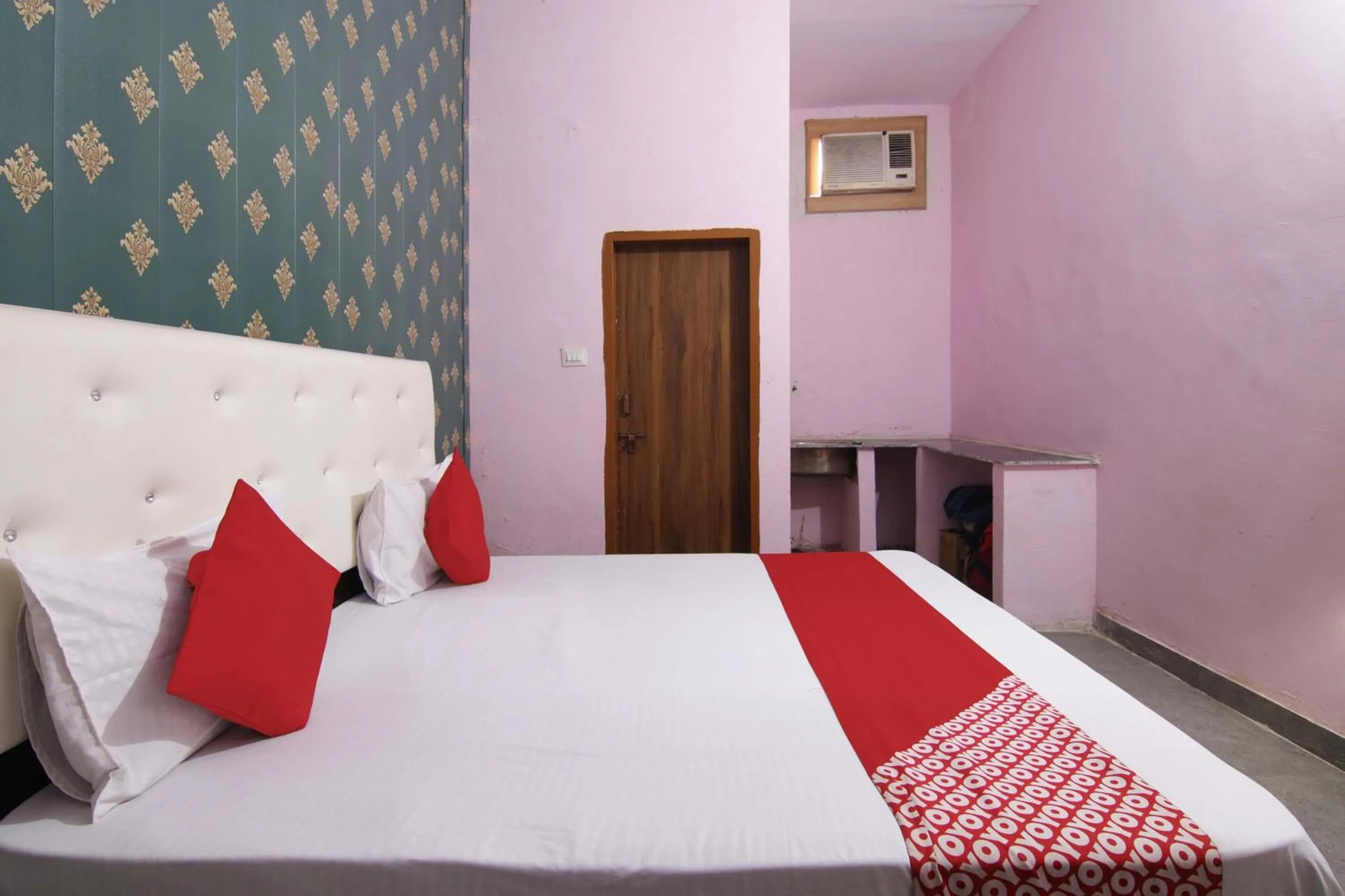 Bedroom, Bed in Hotel O Royal Place