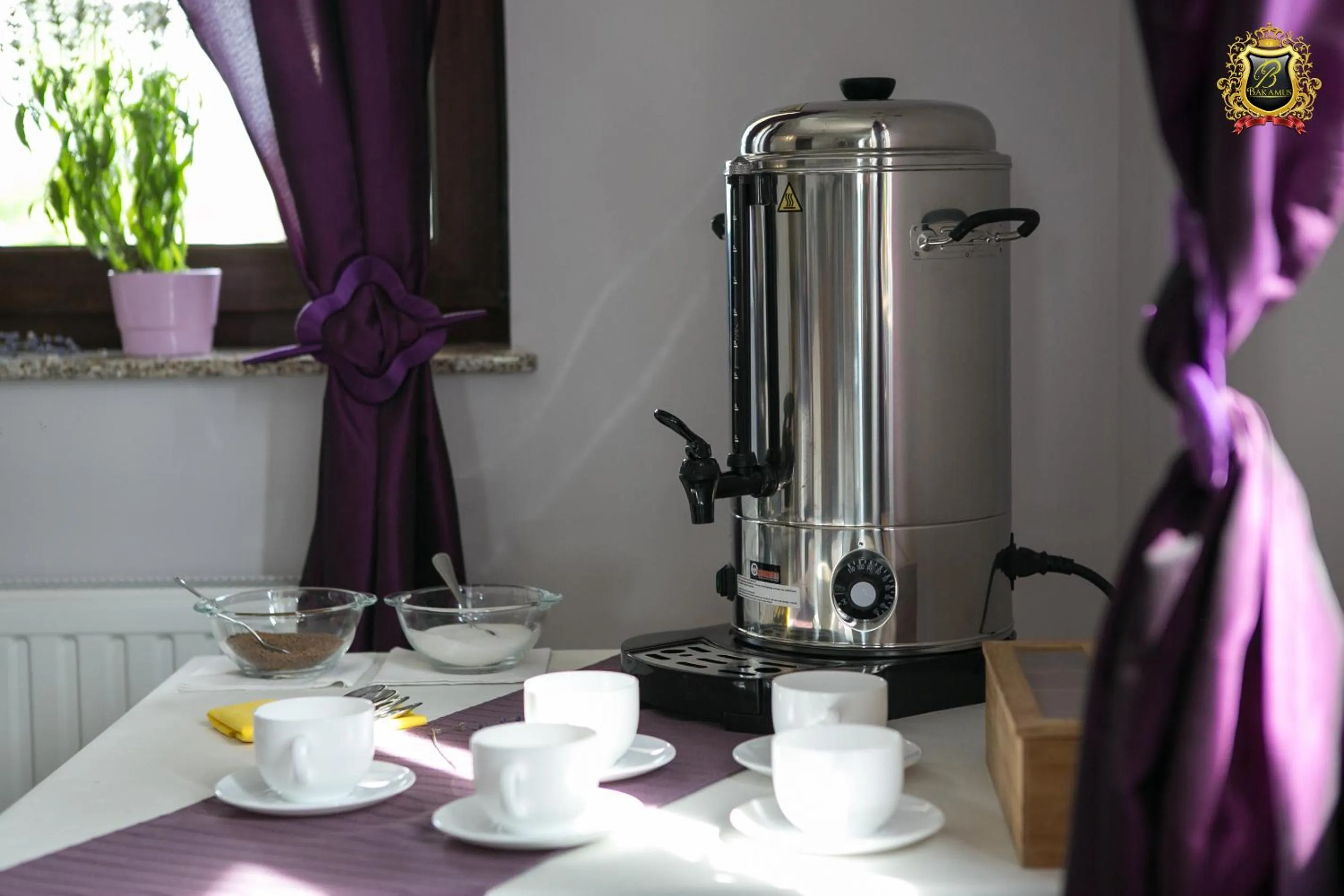 Restaurant/places to eat in Rezydencja Bakamus