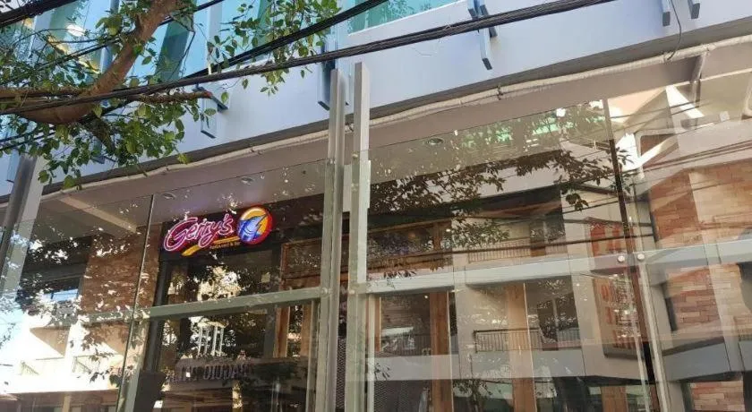 Travelite Hotel Legarda