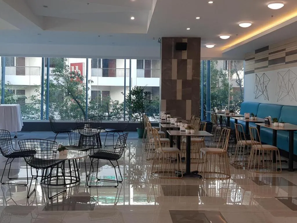 Travelite Hotel Legarda