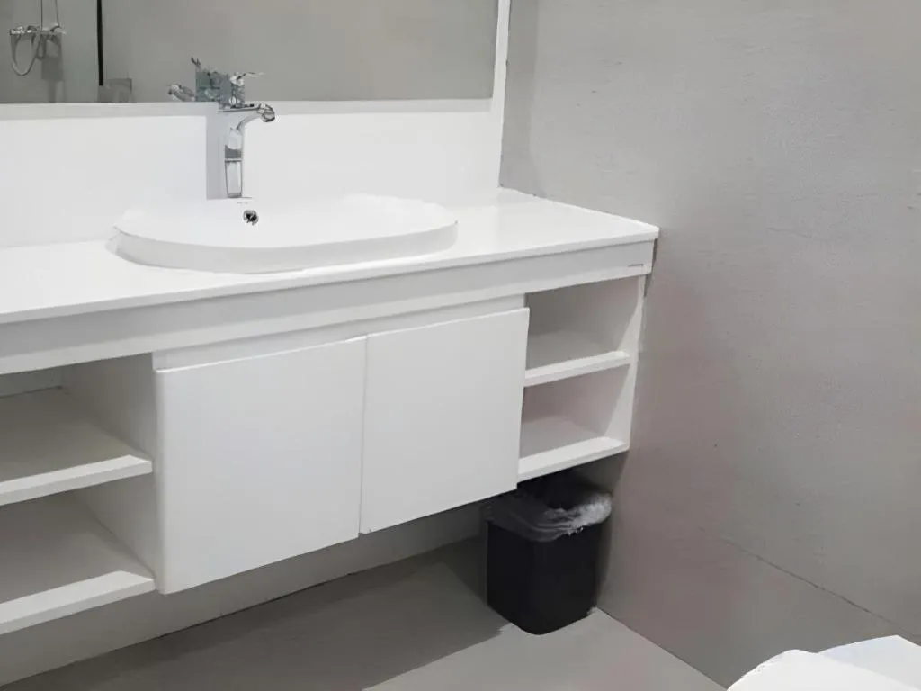 Travelite Hotel Legarda