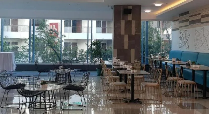 Travelite Hotel Legarda