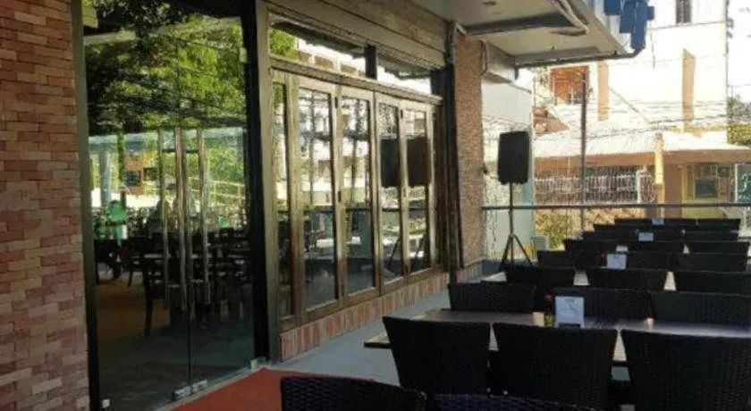 Travelite Hotel Legarda