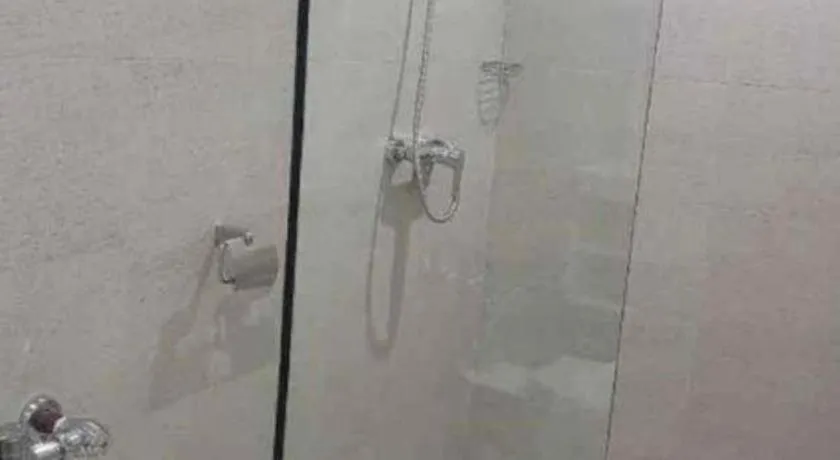 Travelite Hotel Legarda