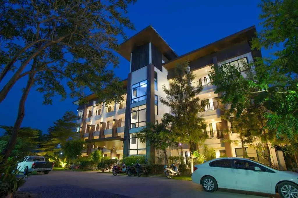 Gasser Park & Residence