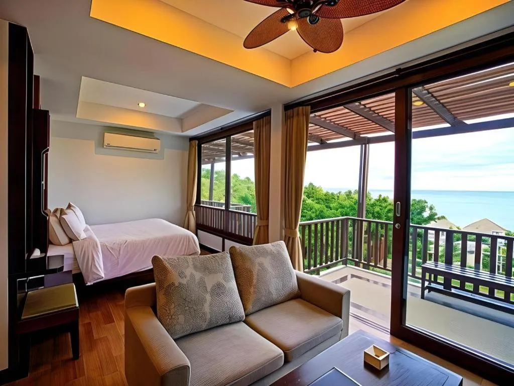 Bed in Maryoo Samui Hotel