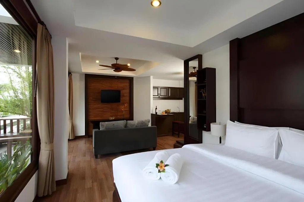 Bed in Maryoo Samui Hotel