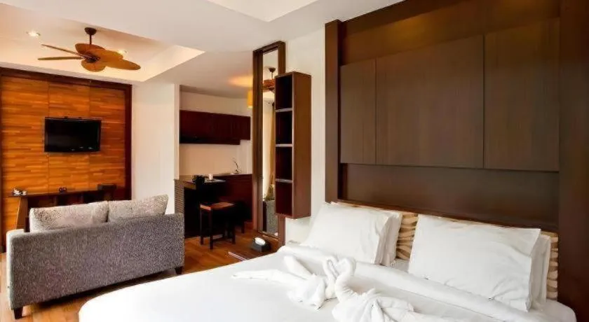 Bed in Maryoo Samui Hotel