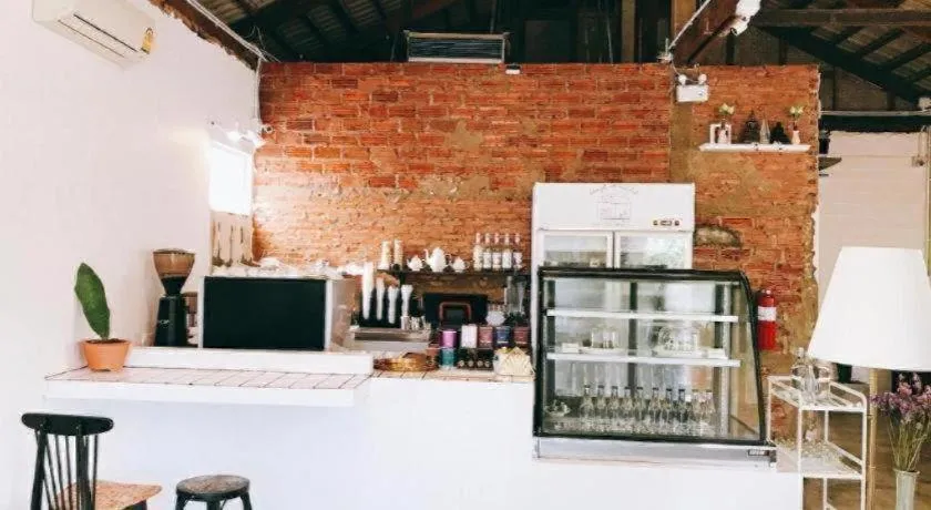 Khemjit cafe' and bed