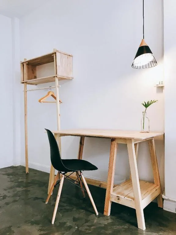 Khemjit cafe' and bed