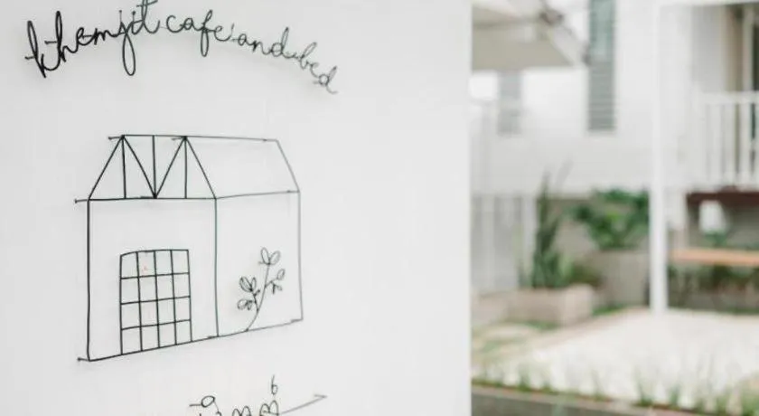 Khemjit cafe' and bed