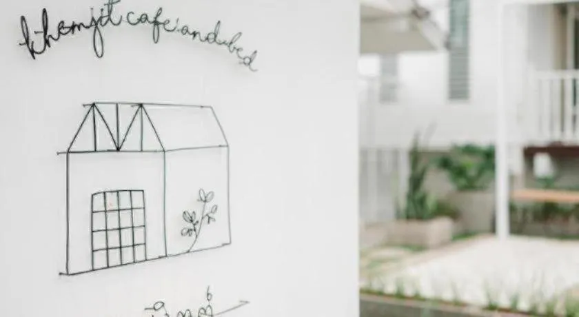 Khemjit cafe' and bed