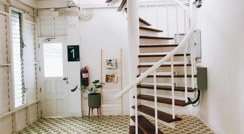 Khemjit cafe' and bed