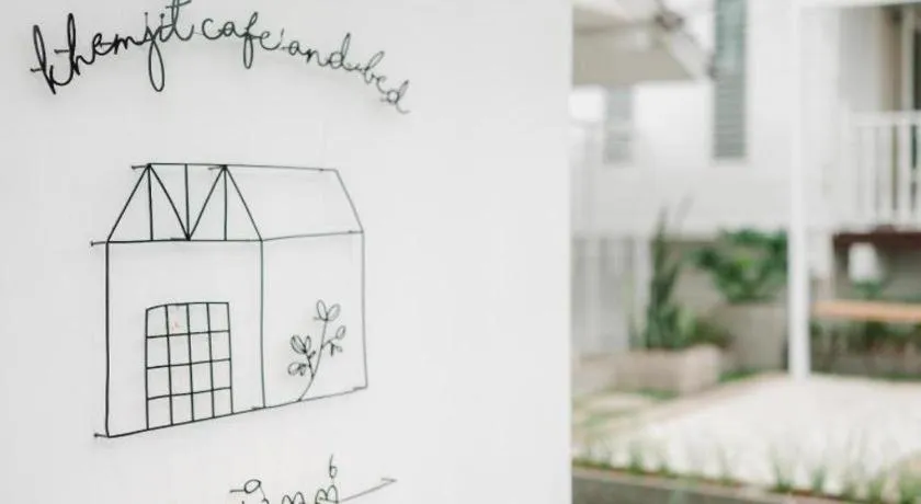 Khemjit cafe' and bed