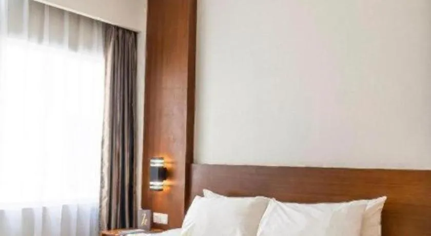 Bed in Horison Kota Lama Semarang