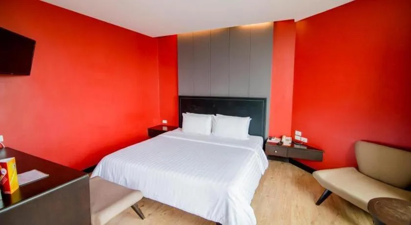 Bed in The Sez Hotel Bangsaen