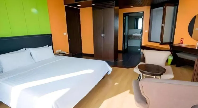 Bed in The Sez Hotel Bangsaen