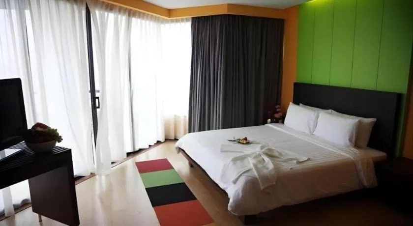 Bed in The Sez Hotel Bangsaen