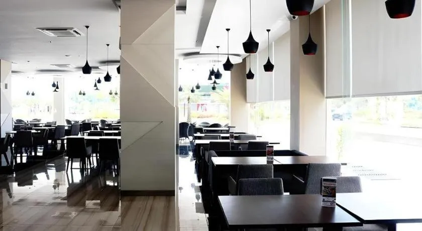 Wing Hotel Kualanamu Airport