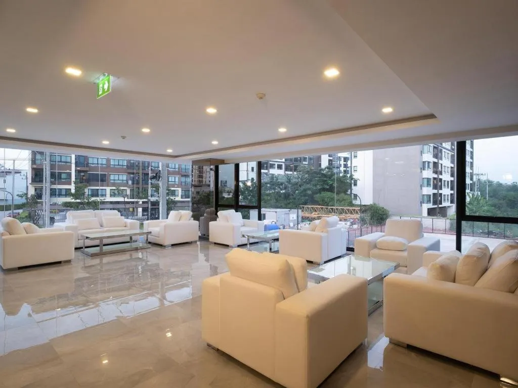 B2 Korat Premier Hotel