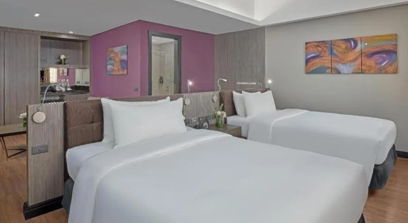 Bed in F1 Hotel Manila