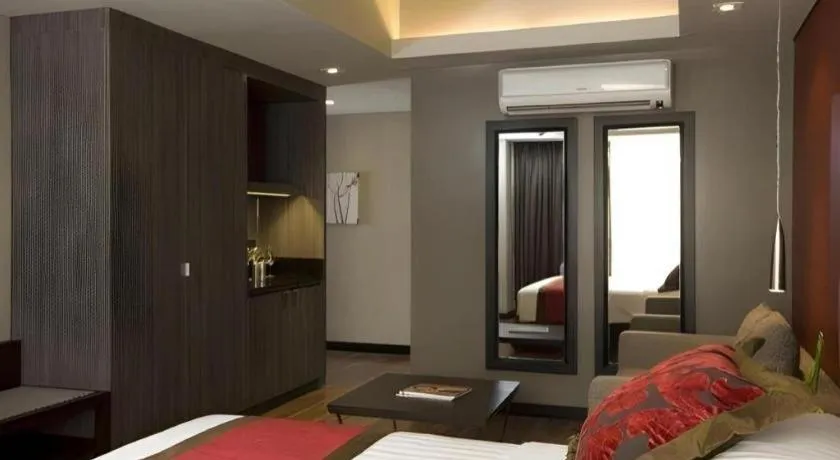 Bed in F1 Hotel Manila