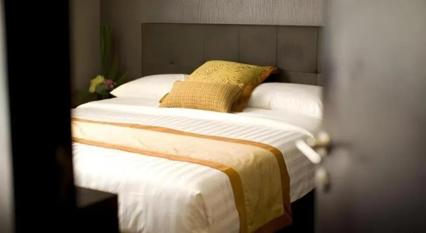 Bed in F1 Hotel Manila