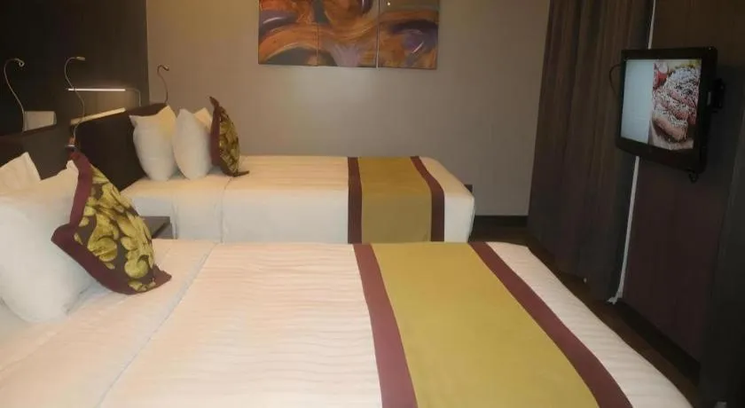 Bed in F1 Hotel Manila