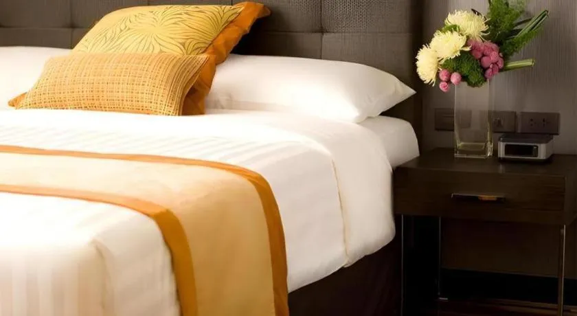 Bed in F1 Hotel Manila