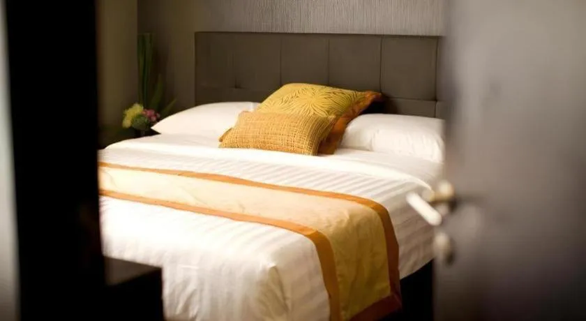 Bed in F1 Hotel Manila