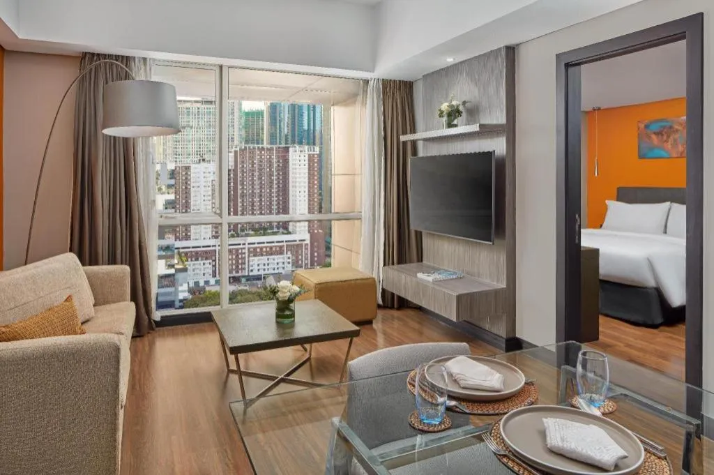 Bed in F1 Hotel Manila