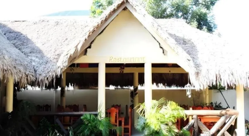 Palm Grove Saud Holiday Complex Hotel