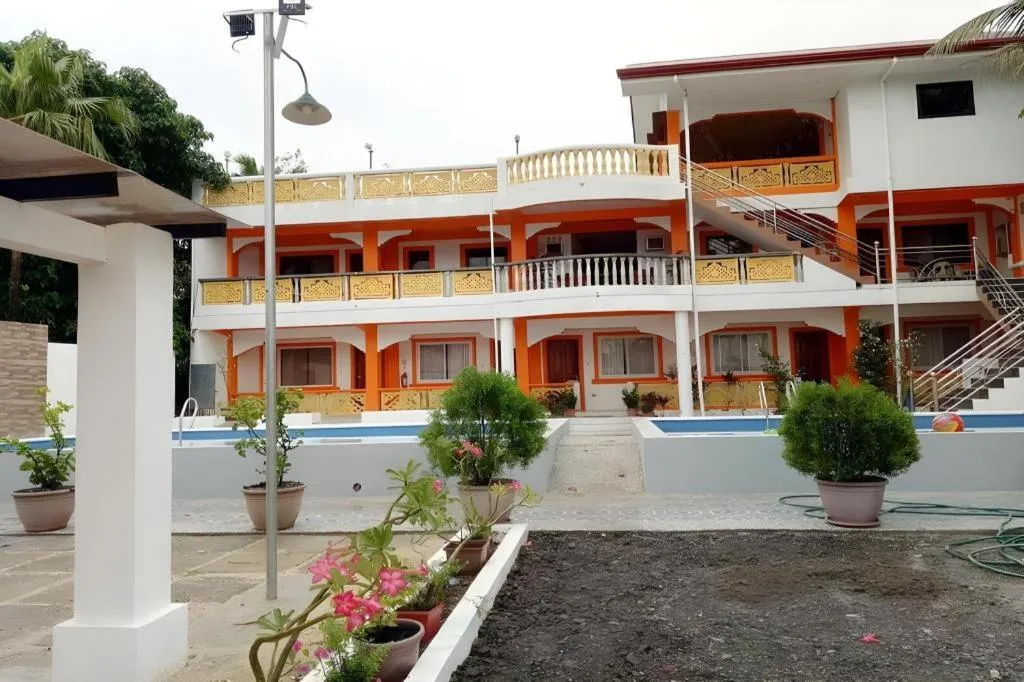 Palm Grove Saud Holiday Complex Hotel