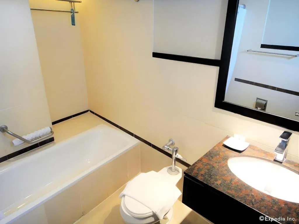 Mallberry Suites Business Hotel