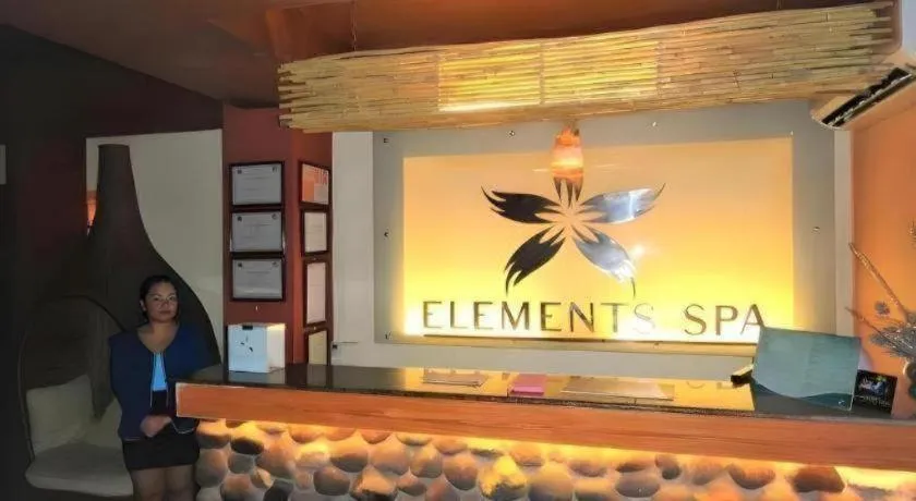 Mallberry Suites Business Hotel