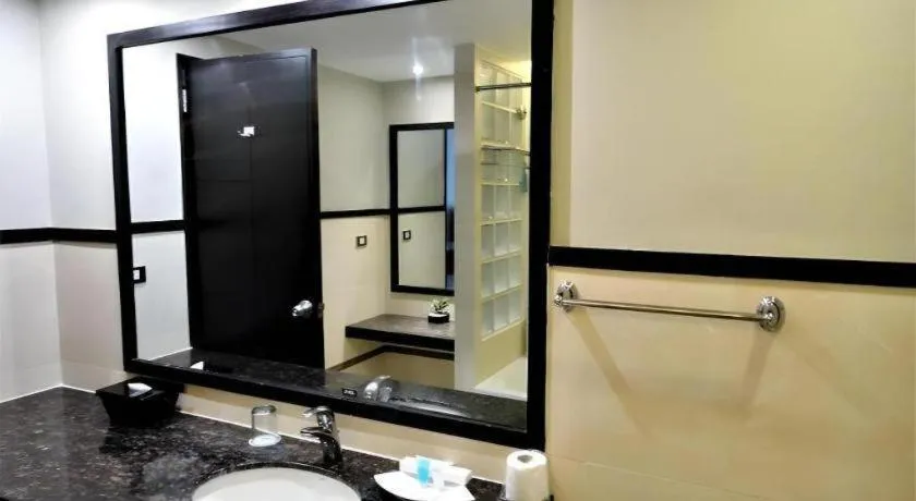 Mallberry Suites Business Hotel