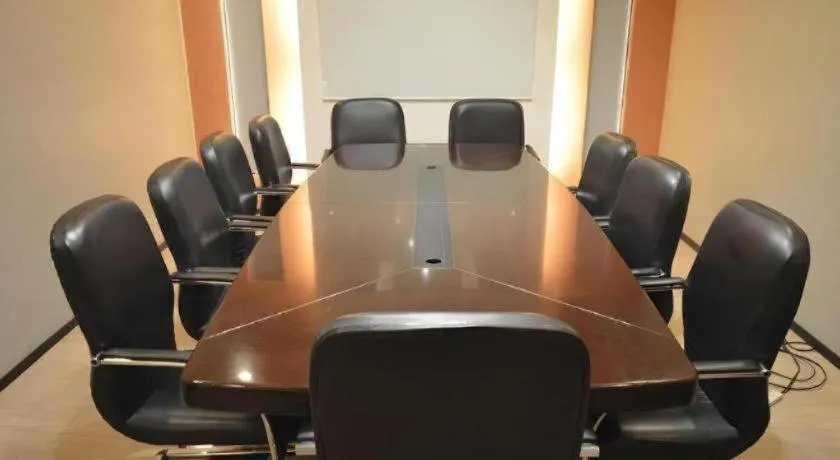 Mallberry Suites Business Hotel