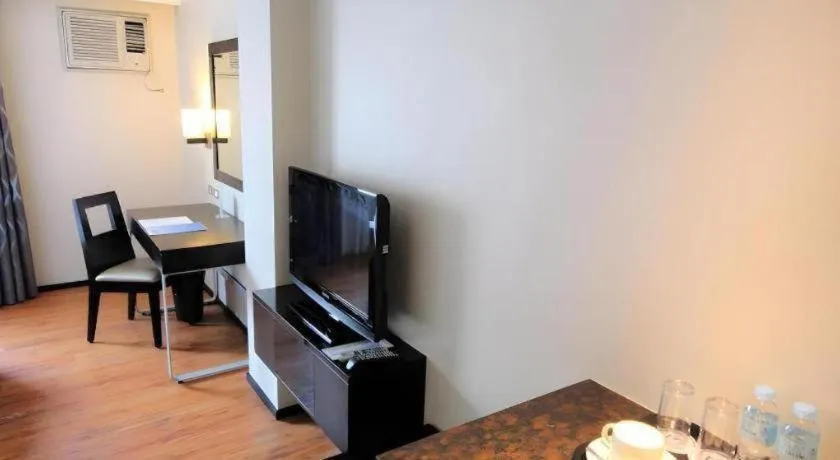 Mallberry Suites Business Hotel