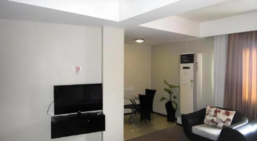 Mallberry Suites Business Hotel