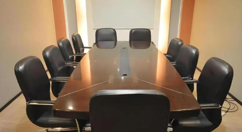 Mallberry Suites Business Hotel