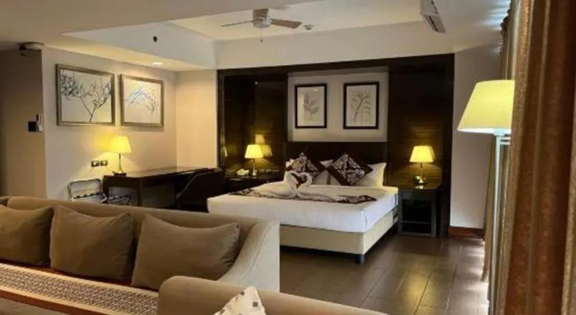 Bed in Newtown Plaza Hotel