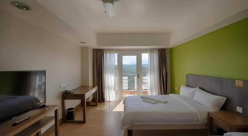 Bed in Newtown Plaza Hotel