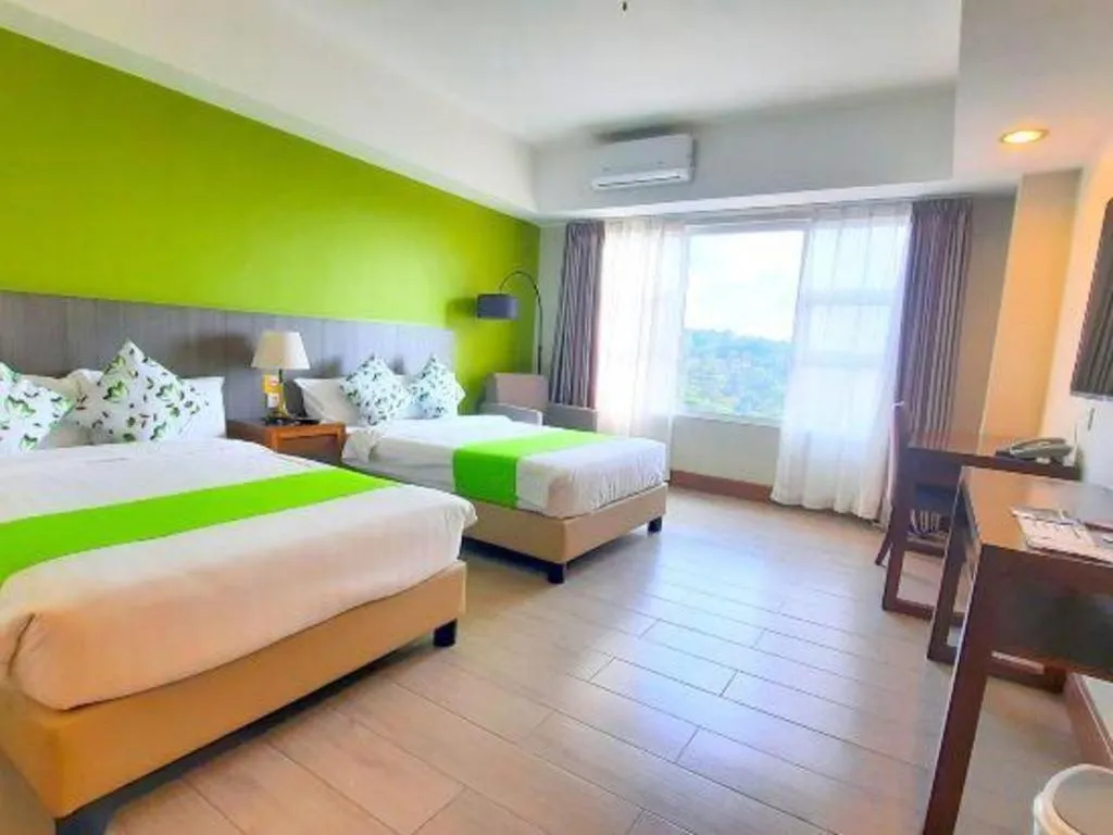 Bed in Newtown Plaza Hotel