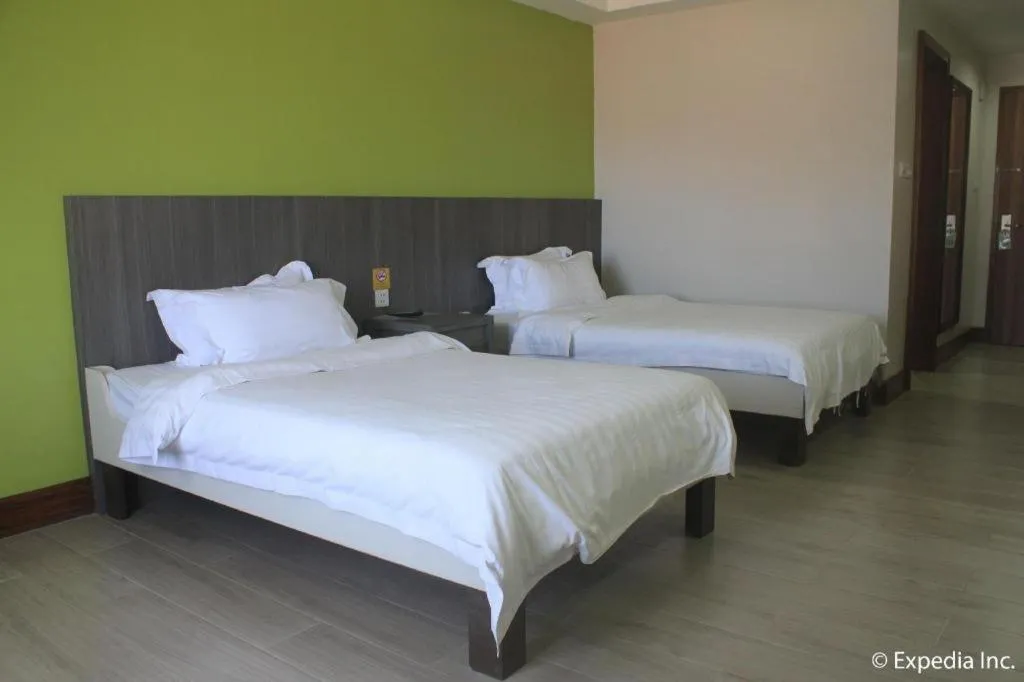 Bed in Newtown Plaza Hotel