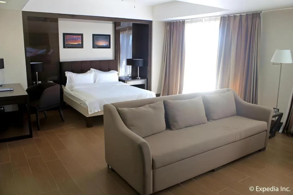 Bed in Newtown Plaza Hotel