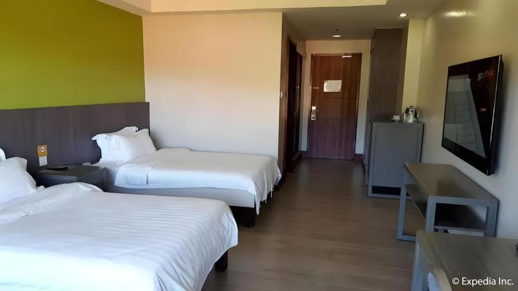 Bed in Newtown Plaza Hotel